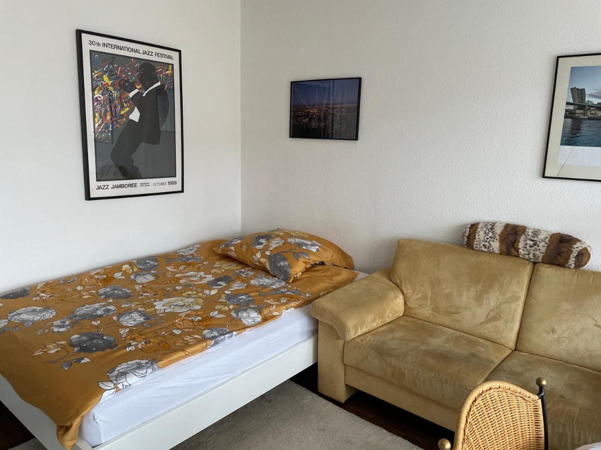 wohnliches , behagliches Zimmer mit Balkon und wifi Mönchengladbach Exterior foto