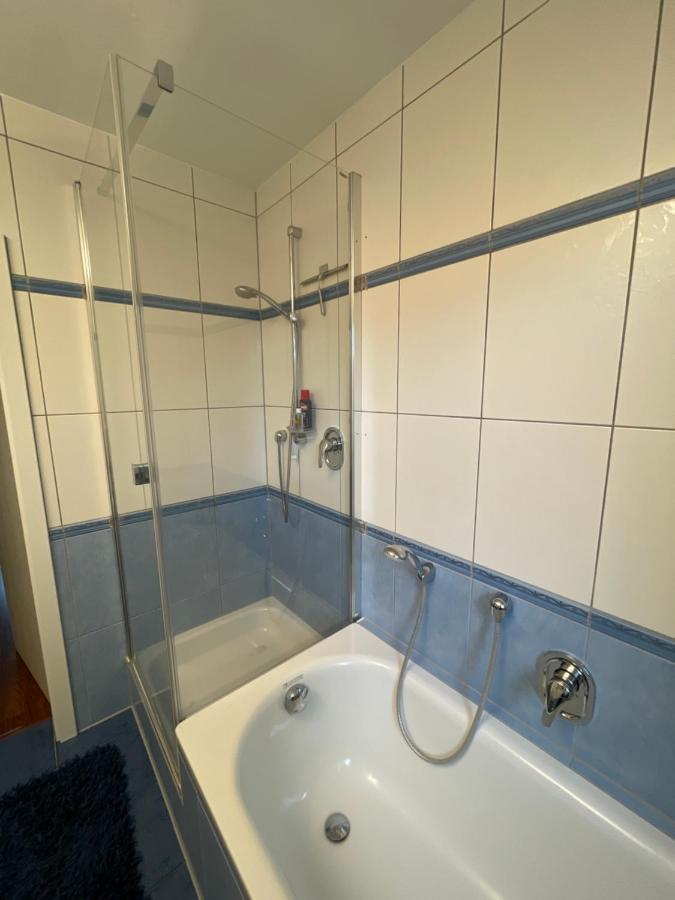 wohnliches , behagliches Zimmer mit Balkon und wifi Mönchengladbach Exterior foto